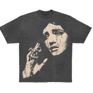 Sz Various Graphic Tee with Artistic Face Design